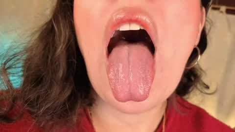 Sophia online show from 04/19/26, 12:43