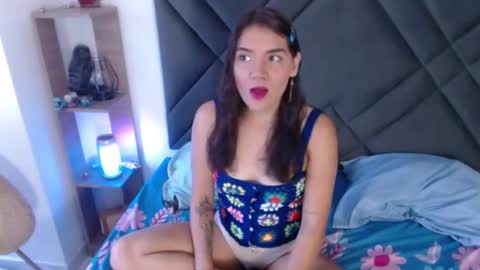 Snapshot of sophiagomez1 chatting on 09/18/25, 11:34 Sofia online show from 09/18/25, 11:34