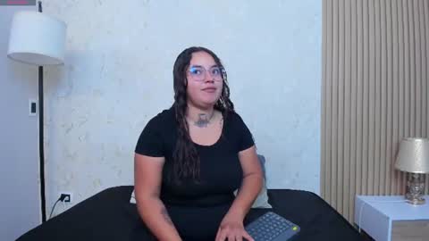 Snapshot of sophiahart_ chatting on 06/20/26, 12:08 Sophia online show from 06/20/26, 12:08