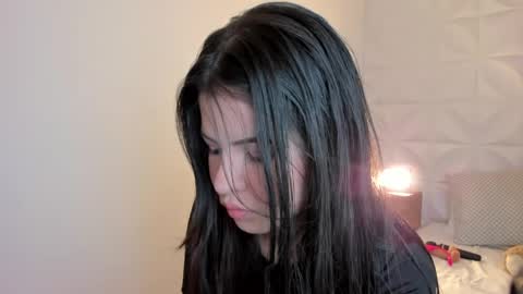 Sophia Howland online show from 06/05/26, 09:09