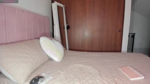 Snapshot of sophiaparker_ chatting on 02/19/26, 11:28 online show from 02/19/26, 11:28