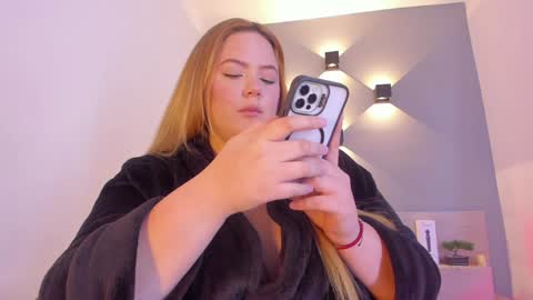 Sofi online show from 01/28/25, 06:17