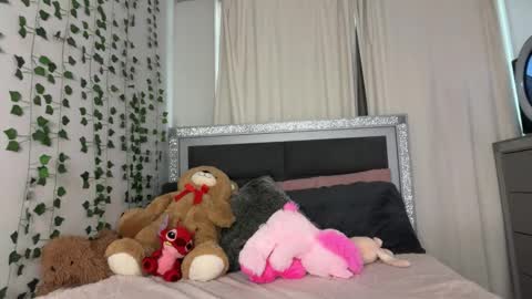 Sophia online show from 02/14/26, 06:15