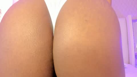 Snapshot of sophiasmiths_ chatting on 07/14/26, 08:25 SophiaSmiths online show from 07/14/26, 08:25