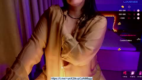 Snapshot of sophiasoft chatting on 06/23/26, 01:53 Sophia online show from 06/23/26, 01:53