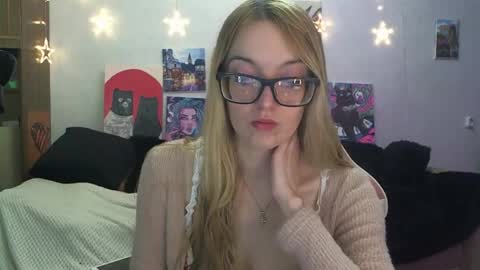 SophiaSonata online show from 12/18/25, 09:32