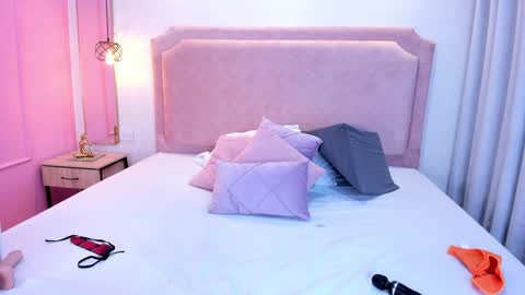 Snapshot of sophiawhite__ chatting on 01/03/25, 04:16 SOPHIA online show from 01/03/25, 04:16