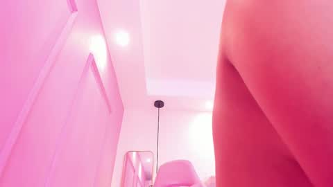 Snapshot of sophiawhite__ chatting on 02/24/25, 04:36 SOPHIA online show from 02/24/25, 04:36