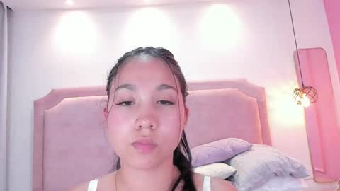 Snapshot of sophiawhite__ chatting on 03/11/25, 07:36 SOPHIA online show from 03/11/25, 07:36