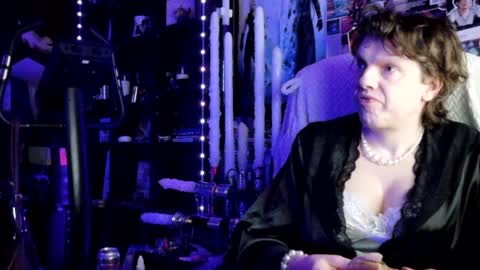 Snapshot of sophie198013 chatting on 07/13/26, 11:40 Sophie Satin1980 online show from 07/13/26, 11:40