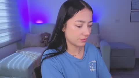 Snapshot of sophie_bbs chatting on 06/10/26, 03:00 Sophie online show from 06/10/26, 03:00