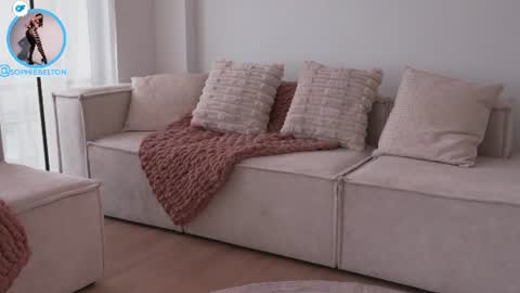 Snapshot of sophie_belton chatting on 07/11/26, 08:33 sofia online show from 07/11/26, 08:33