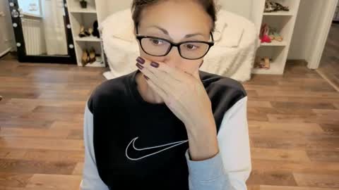 Sophie online show from 10/26/25, 07:36