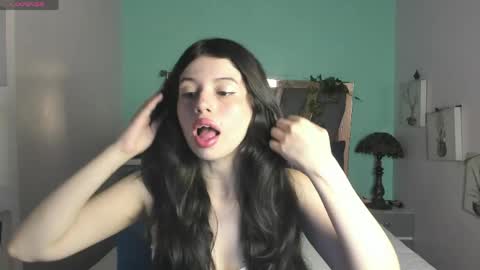 Snapshot of sophie_copers chatting on 04/10/26, 01:27 S O P H I E online show from 04/10/26, 01:27