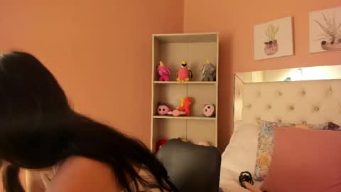 Snapshot of sophie_copers chatting on 05/29/26, 09:02 S O P H I E online show from 05/29/26, 09:02