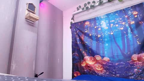 sophie online show from 10/20/25, 11:54