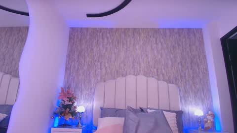 sophie online show from 12/20/25, 12:01