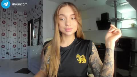 Snapshot of sophie_in chatting on 12/18/24, 08:09 Sonya online show from 12/18/24, 08:09