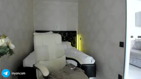 Snapshot of sophie_in chatting on 03/10/25, 05:00 Sonya online show from 03/10/25, 05:00