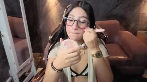 sophie_jones_b online show from 02/11/26, 12:43