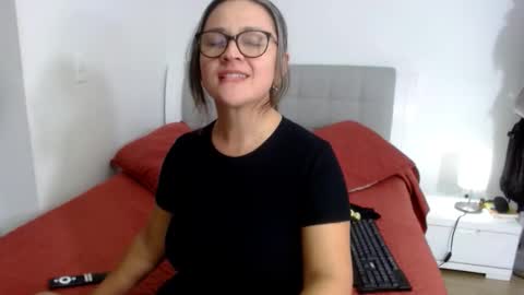 Sofa online show from 03/04/26, 02:50