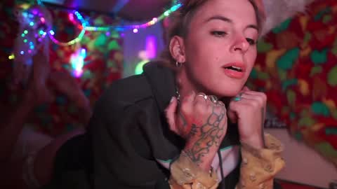 derpy derpington online show from 12/21/24, 05:58