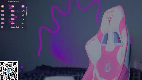 sophie_nomenal_ online show from 04/20/26, 02:58