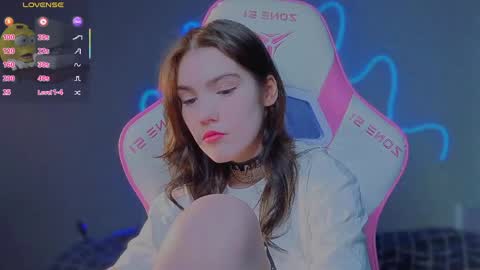 sophie_nomenal_ online show from 05/15/26, 11:23