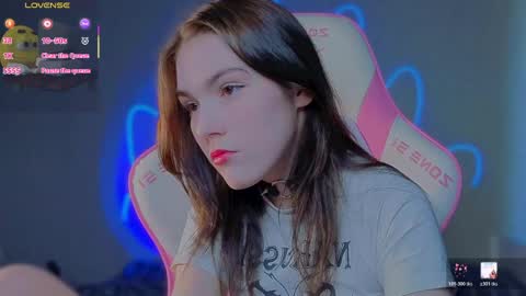 sophie_nomenal_ online show from 06/05/26, 04:19