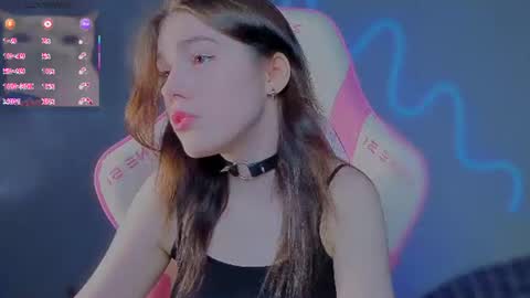 sophie_nomenal_ online show from 07/12/26, 10:23