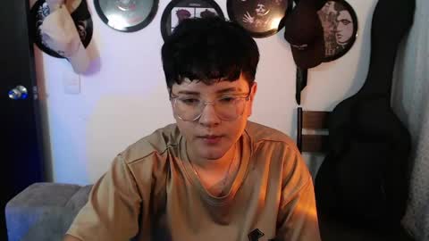 sophie_ross1 online show from 04/13/26, 02:50