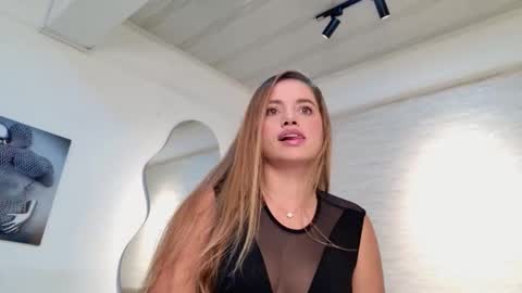 Snapshot of sophie_rousses chatting on 02/11/26, 01:05 sophie_rousses online show from 02/11/26, 01:05
