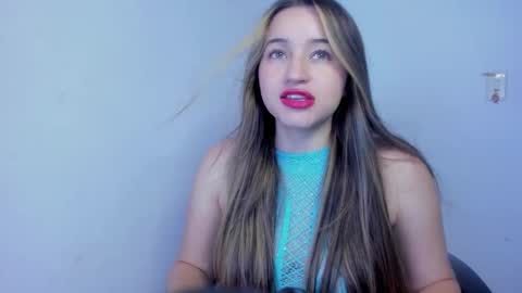 sophie_spencer1 online show from 03/13/26, 02:51