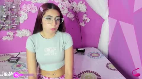 Snapshot of sophie_sweet_bms chatting on 09/10/25, 11:43 Valentina online show from 09/10/25, 11:43