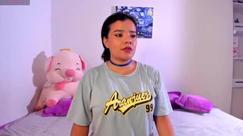 Snapshot of sophie_t_ chatting on 09/09/25, 04:56 Sofia online show from 09/09/25, 04:56