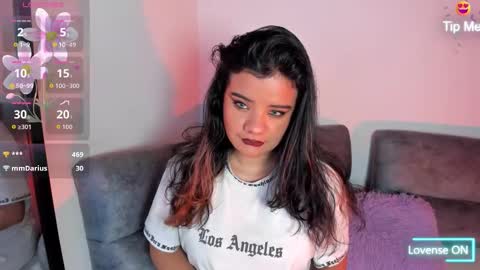 Snapshot of sophie_t_ chatting on 10/12/25, 02:21 Sofia online show from 10/12/25, 02:21