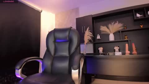 Sophie online show from 02/16/25, 12:19