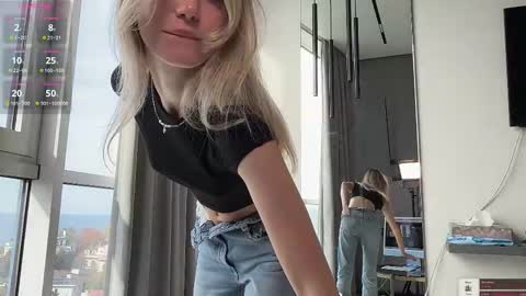 sophiebelll online show from 10/30/25, 10:27