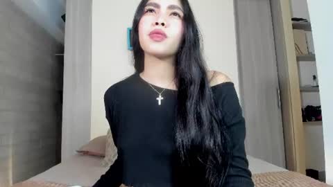 Snapshot of sophiebellucci chatting on 07/18/26, 03:00 sophiebellucci online show from 07/18/26, 03:00