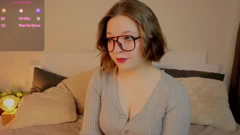 Snapshot of sophieblush chatting on 04/19/26, 05:07 Sophia online show from 04/19/26, 05:07
