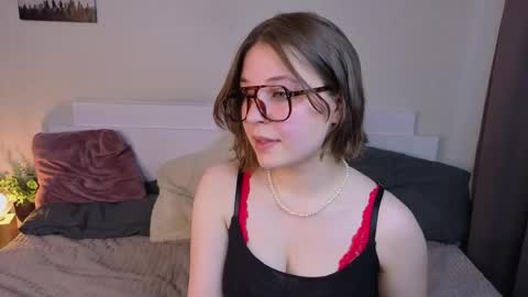 Snapshot of sophieblush chatting on 05/06/26, 06:19 Sophia online show from 05/06/26, 06:19