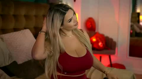 Sophie online show from 09/19/25, 05:20