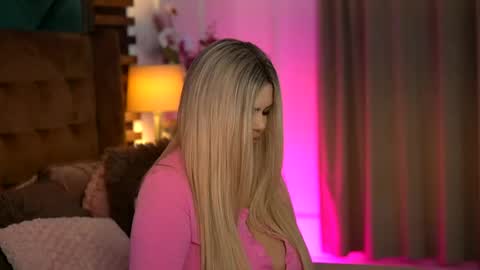 Sophie online show from 04/10/26, 05:45