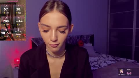 Snapshot of sophiecherrie chatting on 10/29/25, 11:01 Sophie online show from 10/29/25, 11:01