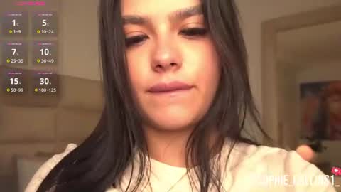Snapshot of sophiecollins_1 chatting on 07/25/26, 11:41 Sophie online show from 07/25/26, 11:41