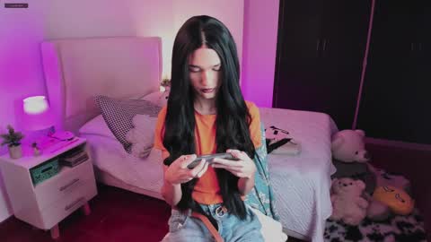    online show from 09/10/25, 02:00