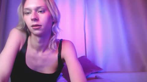Snapshot of sophiediamond_x chatting on 10/09/25, 06:17 sophiediamond_x online show from 10/09/25, 06:17
