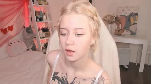 Sophie  online show from 02/16/25, 03:58