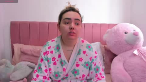 Snapshot of sophiee_rosee chatting on 06/08/26, 03:56 sophiee rosee online show from 06/08/26, 03:56
