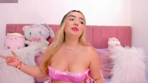 Snapshot of sophiee_rosee chatting on 06/12/26, 04:06 sophiee rosee online show from 06/12/26, 04:06